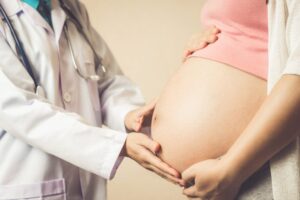 Justiça autoriza interrupção de gestação de 3 fetos de uma gravidez de quíntuplos