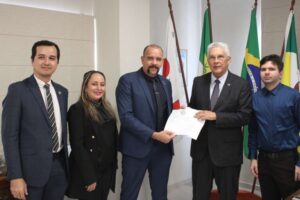 OAB/RN recebe visita de deputado para debater PL sobre porte de arma para autodefesa de advogados