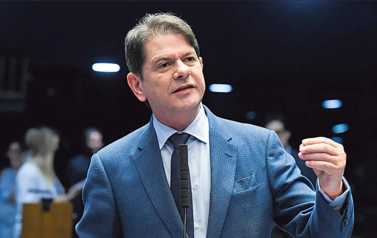 ustiça condena Cid Gomes a pagar R$ 200 mil ao estado do Ceará por show de tenor quando era governador