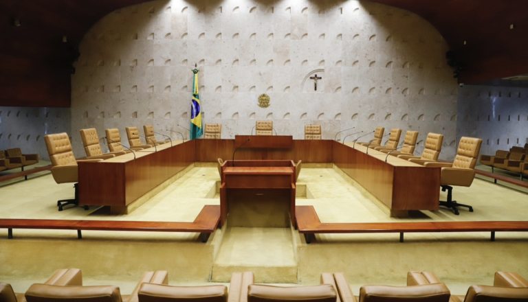 SUPREMA CORTE EM AÇÃO