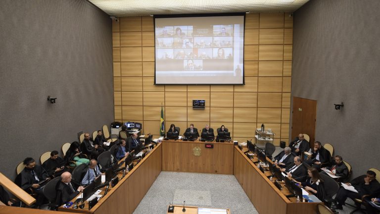 Nulidade por desrespeito à ordem do interrogatório do réu pode ser apontada até as alegações finais, confirma STJ