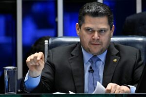 A Controvérsia da PEC da Escala 6×1: Prerrogativas Parlamentares e Pressão Política no Senado Federal