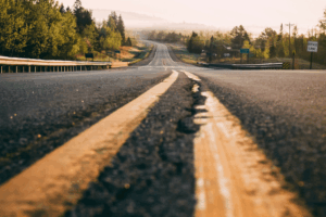 A metamorfose da infraestrutura: O debate sobre a concessão por controle societário no Brasil