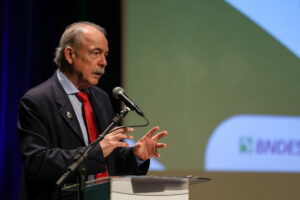 Aloizio Mercadante integra time econômico de Lula: entenda o impacto na política econômica