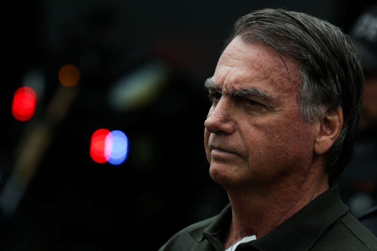 Bolsonaro desiste de pedido de suspensão de pena no STF