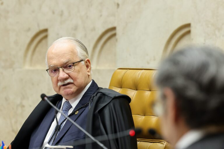 Crise no STF: Tensões internas durante julgamento sobre Moraes