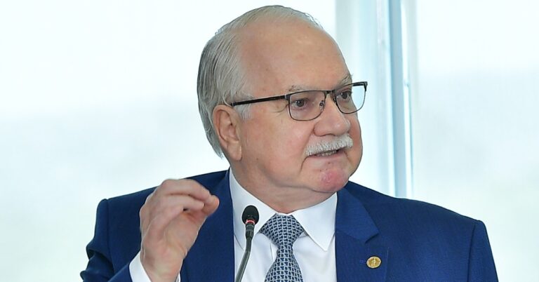 Fachin adia reunião com OAB e mantém tensão institucional no STF