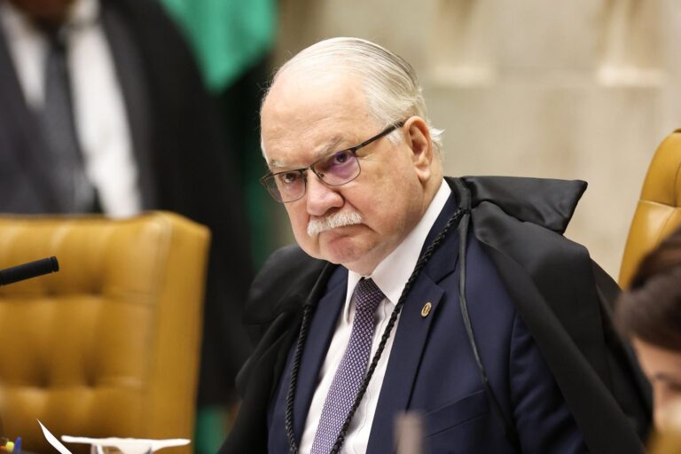 Fachin determina que PF preste informações sobre celular de Daniel Vorcaro