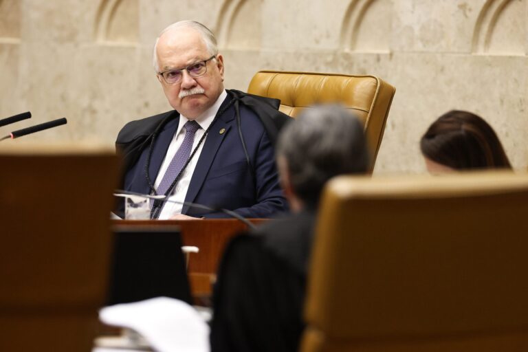 Fachin suspende sigilo de investigação sobre pagamentos a Vorcaro