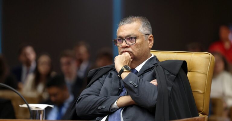 PT aciona STF para investigar suposta interferência estrangeira nas eleições