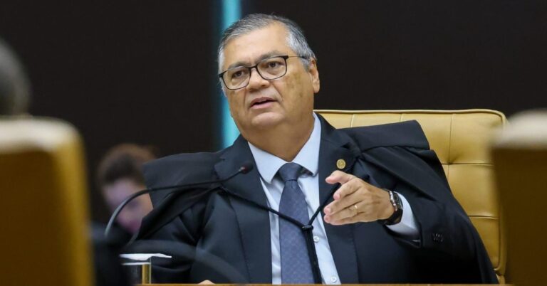 STF: Ministro Flávio Dino retira sigilo do caso Dark Horse