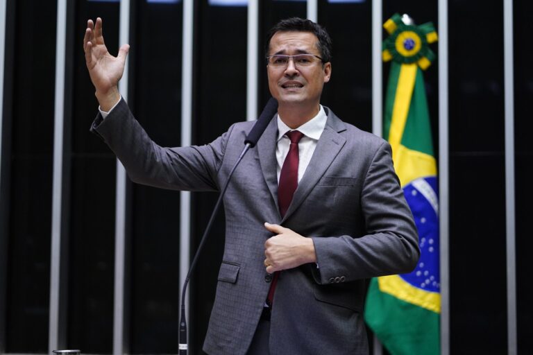 TSE forma maioria para manter suspensão de candidatura de Dallagnol