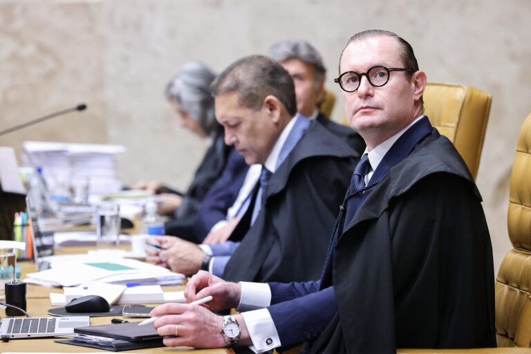 Zanin ordena que PF entregue cópia de celular de Vorcaro