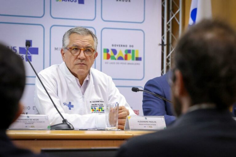 Alexandre Padilha permanece no Ministério da Saúde: entenda os desdobramentos políticos