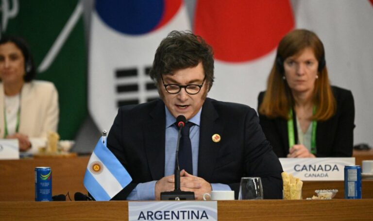Crise Diplomática: Itamaraty convoca representante da Argentina após episódio envolvendo Flávio Bolsonaro