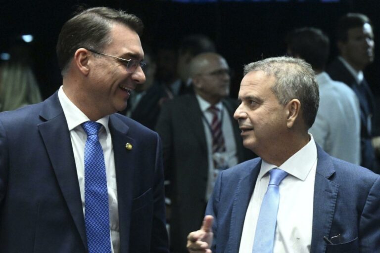 Saída de Flávio Bolsonaro do Brasil: Entenda as Implicações Jurídicas e a Reação de Rogério Marinho